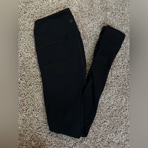 Lululemon wonder under black size 2